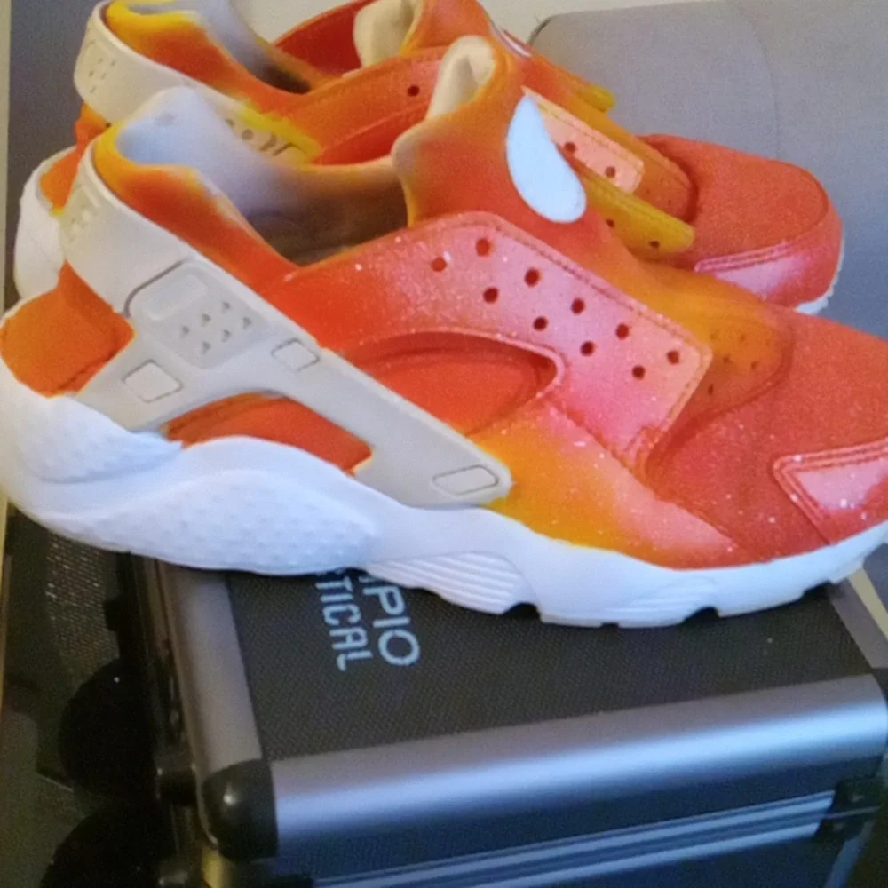 Customized Nike - Picture 3 of 6